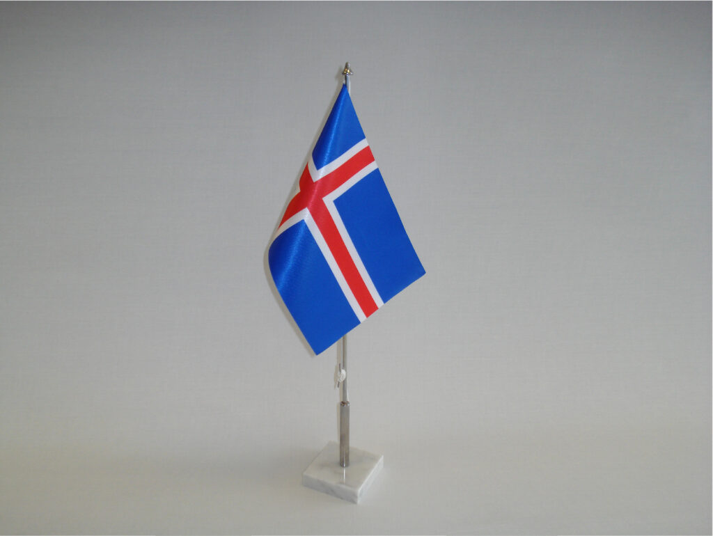 ÍSLAND BORÐFÁNI (stöngin ekki innifalin)